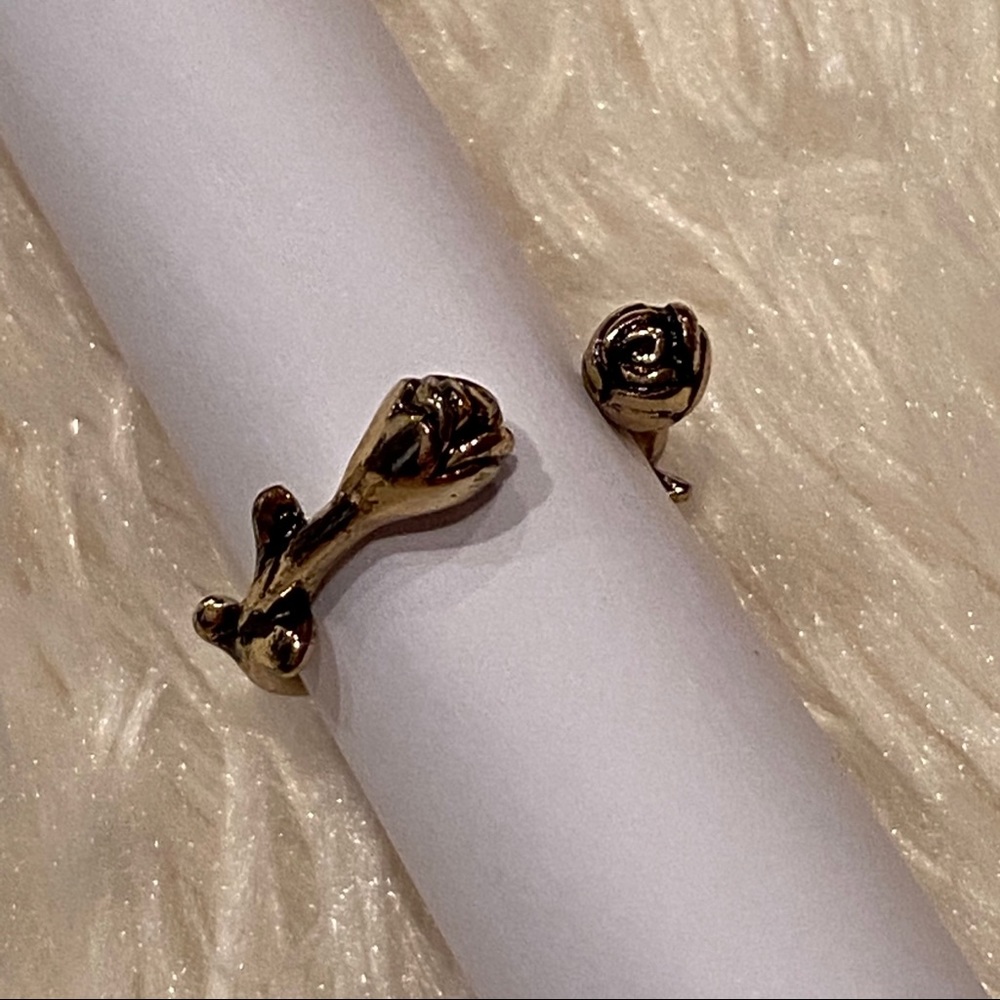 ASOS Open Ended Rose Ring - Picture 3 of 5